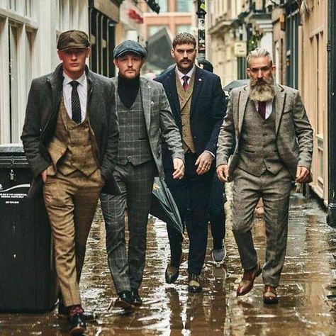 Men In Suits, Vintage Style Clothing, Vintage Style