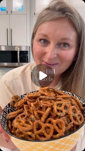 Samantha Mullino on Instagram: "Spicy Dill Pretzel Recipe 🥨🥒 #recipe #recipes #easyrecipes #recipeoftheday #foodie" Snyders Pretzels Recipes, Christmas Pretzel Recipes, Dill Pretzels Recipes, Dots Pretzels Recipe, Quick Savory Snacks, Hot Pretzels Recipe, Dill Pretzels, Munchie Snacks, Dip Pretzels