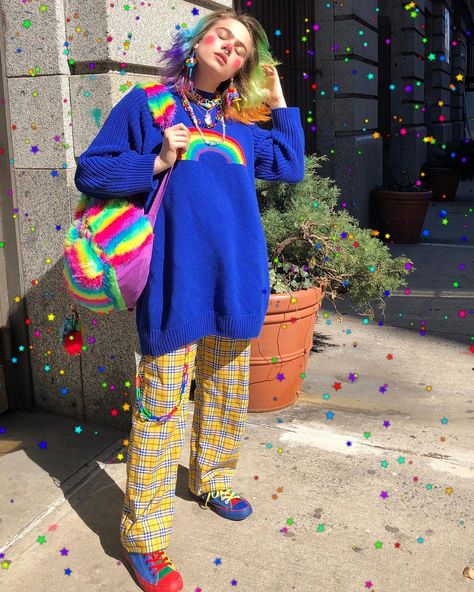 clowns hide in sun patches 💇🏼‍♀️🌤🤡🌈✨ Rainbowcore Fashion, Clowncore Fashion, Clowncore Outfit, Kid Core Outfits, Kidcore Fashion, Petite Fashion Tips, Alt Fashion, Little Outfits, Indie Outfits