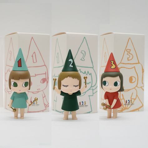 [MoMA Design Store] Yoshitomo Nara's new figure "Drumming Girl" will be on sale from December 28th (Monday) in limited quantities. - kokosil Sapporo Yoshitomo Nara Figures, Yoshitomo Nara Merch, Moma Design Store, Playful Packaging Design, Sunny Angel, Nara Yoshitomo, Art Motifs, Toys Design, Moma Design