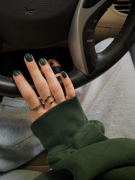 Hunter Green Nails Short, Dark Green Short Gel Nails, Dark Green Natural Nails, Dark Green Nail Inspo Short, Short Green Nails Gel, Forest Green Dip Nails, Green Manicure Short Nails, Green Basic Nails, Dark Olive Nails