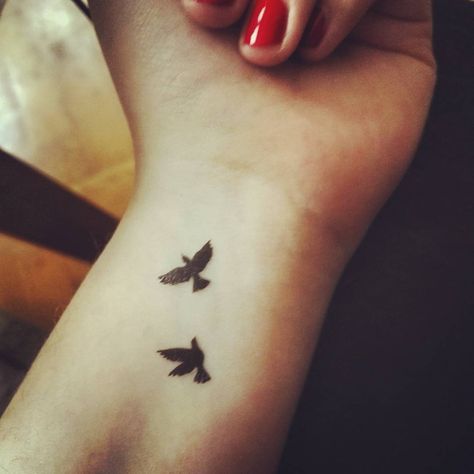 Tiny Bird Tattoo, Small Sparrow Tattoos, Tattoos For Wrist, Tattoo Sentences, Wrist Tatoo, Sparrow Tattoo Design, Small Bird Tattoos, Tiny Bird Tattoos, Bird Ideas