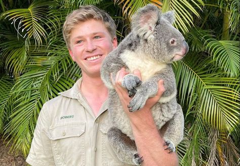 It's a huge job! Steve Irwin Aesthetic, Robert Irwin Cute, Robert Irwin Wallpaper, Australia Zoo Aesthetic, Robert Irwin Aesthetic, Robert Erwin, Rob Irwin, Kangaroo Australia, Dr Chris Brown