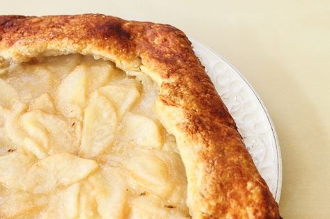 How to Make an Impressive Pear Galette Gallette Recipe French, Galette Recipes, Pear Galette, Mardi Gras King Cake, Galette Recipe, Puff Pastry Dough, French Pastry, European Cuisine, French Dishes