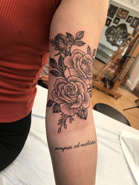 Rose Tattoo Upper Arm Women, Rose Inner Bicep Tattoo, Feminine American Traditional Tattoos Black And White, Layla Tattoo, Medium Tattoos For Women, Traditional Tattoo Black And White, Floral Hip Tattoo, Flower Hip Tattoos, Side Thigh Tattoos