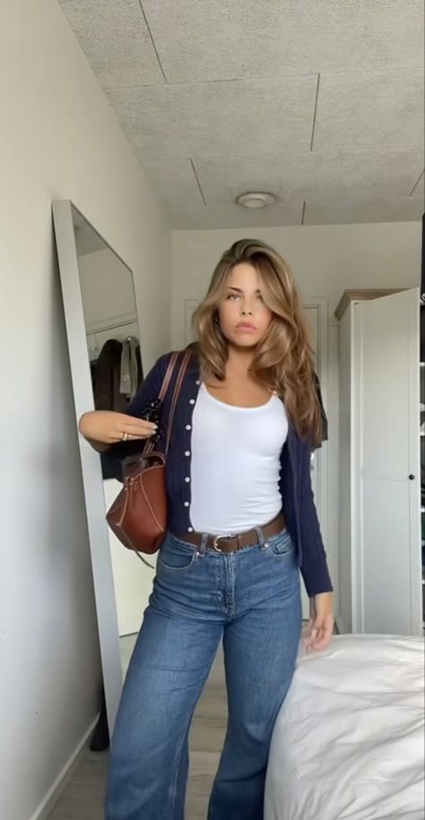 Birkin Style, Jane Birkin Style, Jeans Outfits, Jane Birkin, Style Cardigan, Outfit Inspo Fall, Fall Outfit, Jean Outfits, Flare Jeans