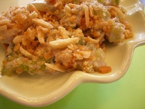 Celery Casserole - a delicous recipe (even if your not a big celery fan.)  Great side dish...my kids love it, too.  I use cream of chicken instead of cream of mushroom, though. Celery Casserole, Celery Recipes, Chow Mein Noodles, Chicken Recipes Casserole, Vegetable Sides, Veggie Sides, Creamed Mushrooms, Casserole Recipe, Easy Salads