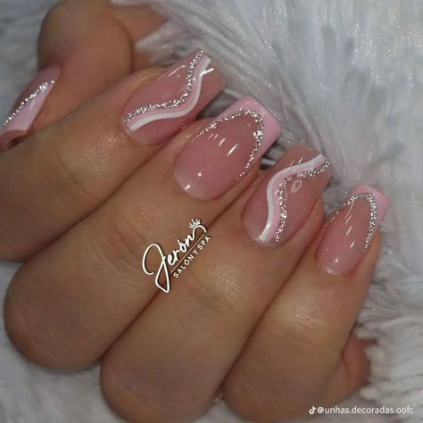 Holiday Acrylic Nails, Fancy Nails Designs, Simple Gel Nails, Girly Acrylic Nails, French Tip Acrylic Nails, Her Nails, Classy Acrylic Nails, Short Square Acrylic Nails, White Nail