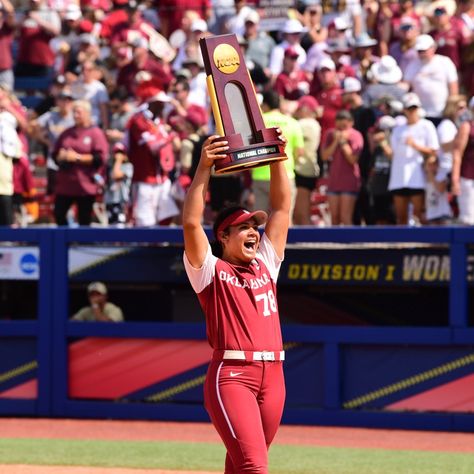 Oklahoma University Softball, Softball Oklahoma, Ou Softball, Oklahoma Softball, Softball Backgrounds, Softball Quotes, Softball Pictures, College Game Days, Boomer Sooner