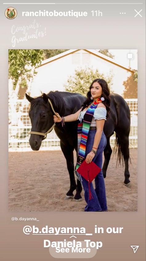 Mexican Senior Pictures Outfits, Vaquera Graduation Pictures, Graduation Pictures With Horses, Horse Graduation Pictures, Senior Picture Ideas Mexican, Mexican Graduation Pictures, Mexican Senior Pictures, Western Graduation Pictures, Idea For Graduation