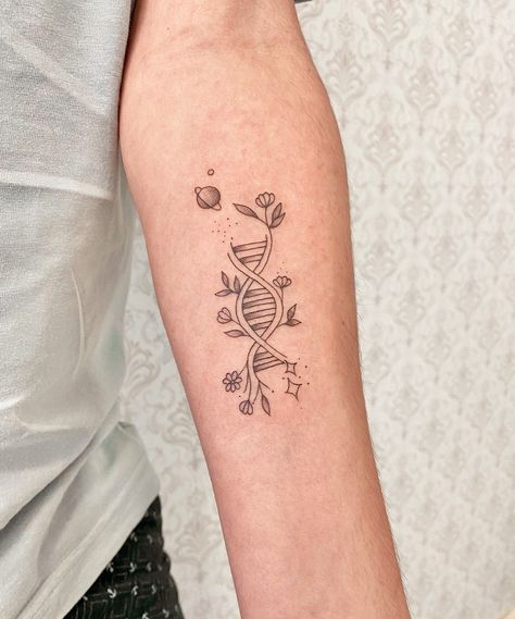 Simple Chemistry Tattoo, Stem Cell Donor Tattoo, Snake Dna Tattoo, Dna Molecule Tattoo, Biologist Tattoo Ideas, Fine Line Science Tattoo, Dna Minimalist Tattoo, Minimalist Tattoo Medicine, Genetics Tattoo Ideas