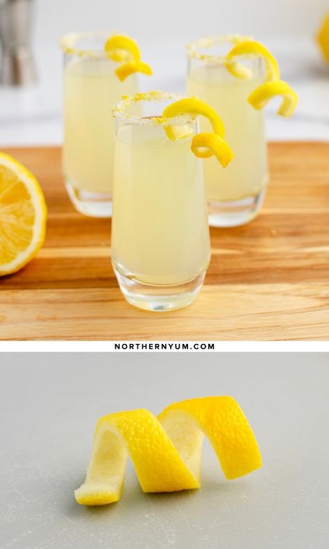 How To Make A Lemon Twist Garnish, Lemon Garnish Cocktail, Drinks Garnish Ideas, Lemon Cocktail Garnish, Lemon Garnish Ideas, Drink Garnish Ideas, Lemon Twist Garnish, Garnish For Cocktails, Lemon Cocktails