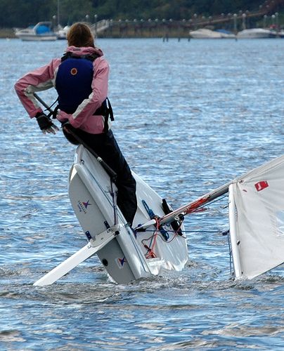 Dinghy Sailboat, Laser Sailboat, Learn Swimming, Sailing Aesthetic, Utility Boat, Sailboat Racing, Ocean Sailing, Sail Life, Row Boats