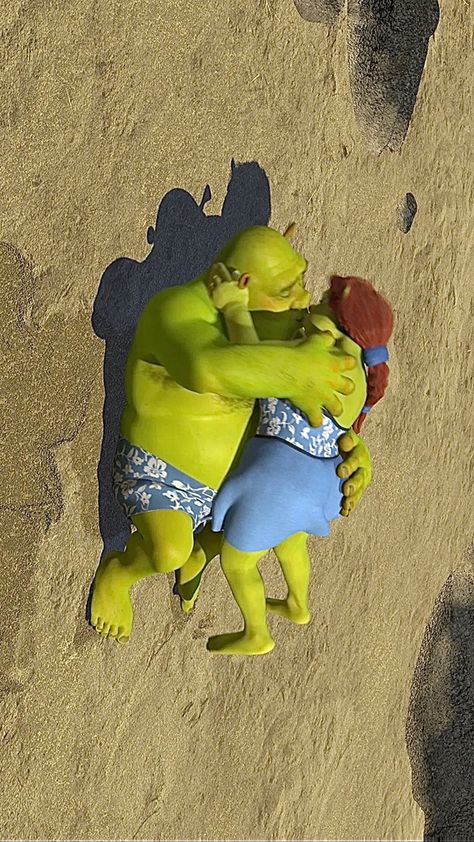 Fiona Shrek Aesthetic, Shrek Kissing, Fiona And Shrek, Shrek And Fiona Wallpaper, Shrek And Fiona Kiss, Shrek E Fiona Wallpaper, Shrek And Fiona Aesthetic, Shrek And Lord Farquaad Kissing, Shrek Fiona