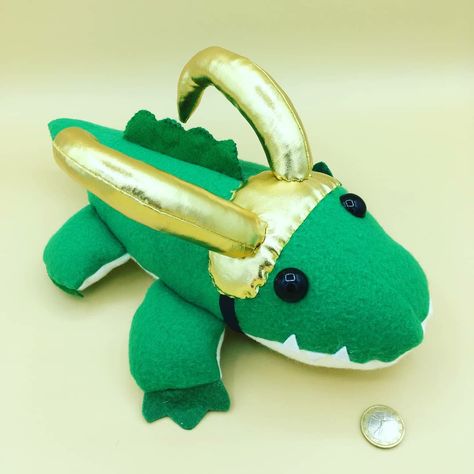 Croki plushie Loki series Marvel Marvel Stuffed, Marvel Plushies, Loki Crocodile, Crocodile Outfit, Alligator Loki, Marvel Inspired Outfits, Loki Odinson, Loki Costume, Series Marvel