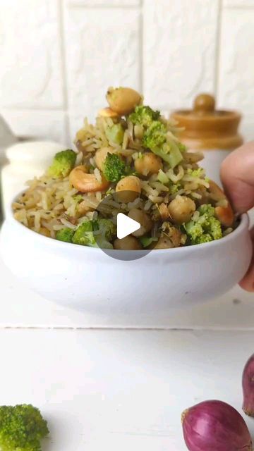 37K views · 1.1K likes | the delicious green🌱 on Instagram: "Try our Indian Style Broccoli Fried Rice 🥦 loaded with chana for a satisfying meal!
🔸Vegan 🔸Gluten Free 🔸One Pot Meal 🔸High Protein
Ingredients For Broccoli Rice:

2 tbsp sesame oil

1 tsp cumin

1 bay leaf

2 green cardamom pods

1 tbsp minced garlic

1 tbsp minced ginger

2 tbsp cashews

1/2 cup chopped onion

1 cup broccoli florets

2 cups cooked rice

1/2 cup boiled chana (chickpeas)

1 1/4 tsp salt

1 tsp black pepper

1 tsp garam masala

Ingredients For Green Paste:

1/2 cup chopped broccoli stalks

1/4 cup coriander stalks

2 green chillies

2 garlic cloves

Instructions:

Heat sesame oil in a pan, add cumin, bay leaf, and green cardamom.

Sauté minced garlic and ginger until fragrant.

Add cashews and onion, cook un Broccoli Fries, Broccoli Stalks, Broccoli Fried Rice, Masala Ingredients, Broccoli Stalk, Chopped Broccoli, Protein Ingredients, Cardamom Pods, Green Cardamom