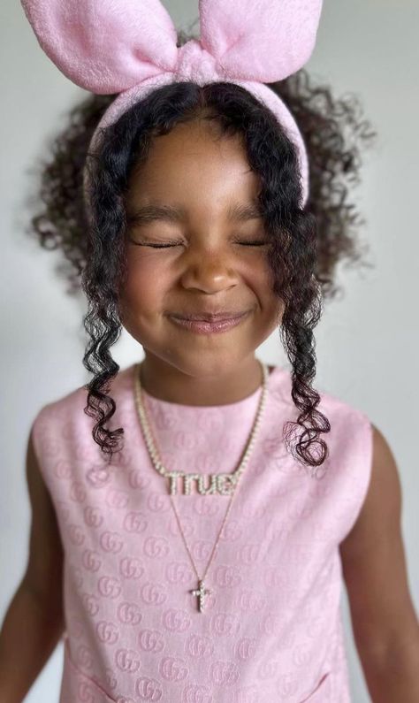 Khloe And Tristan, Jenner Kids, True Thompson, Dream Kardashian, Festival Headband, Perfect Sisters, Robert Kardashian, Famous Kids, Kardashian Kids