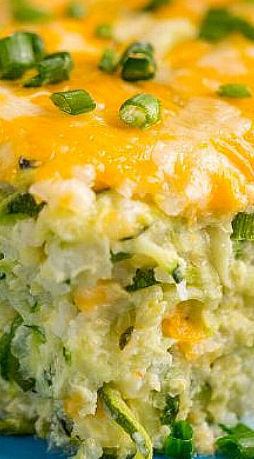 Cheesy Zucchini Casserole, Zucchini Casserole Recipes, Veggie Casserole, Zucchini Casserole, Diy Easy Recipes, Cheesy Zucchini, Rice Casserole, Veggie Side Dishes, Squash Recipes