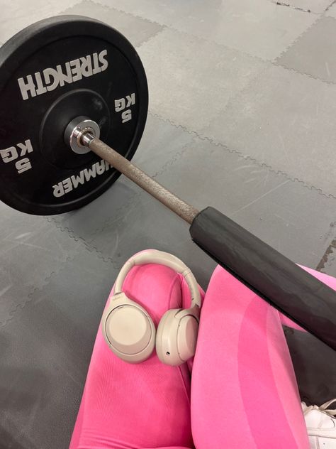 Spring Fitness Aesthetic, Pink Weightlifting Aesthetic, Pink Gym Girl Aesthetic, Romanticizing Gym, Pink Wellness Aesthetic, Gym Pink Aesthetic, Gym Aesthetic Pink, Pink Workout Aesthetic, Yoga Journal Ideas