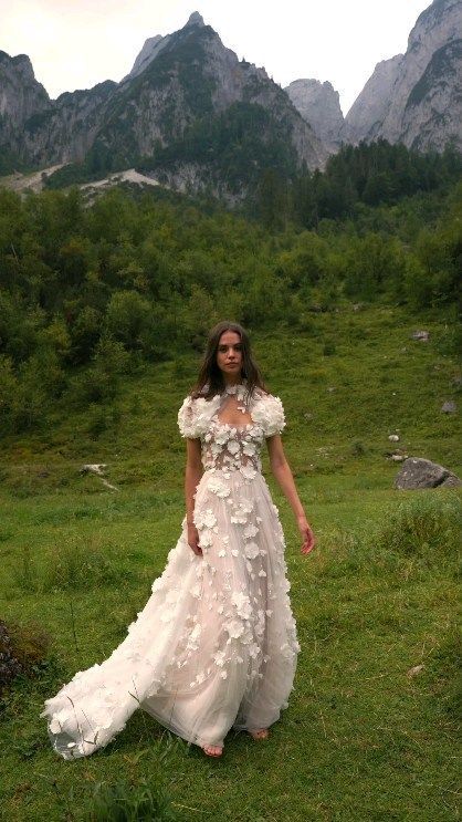 FOLK - Daalarna's Newest Bridal Collection Autumn Winter 2020 Folk Wedding, Bridal Styles, Bride Inspiration, Elegant Dresses Classy, Bridal Fabric, فستان سهرة, Best Wedding Dresses, White Wedding Dresses, Hair And Makeup