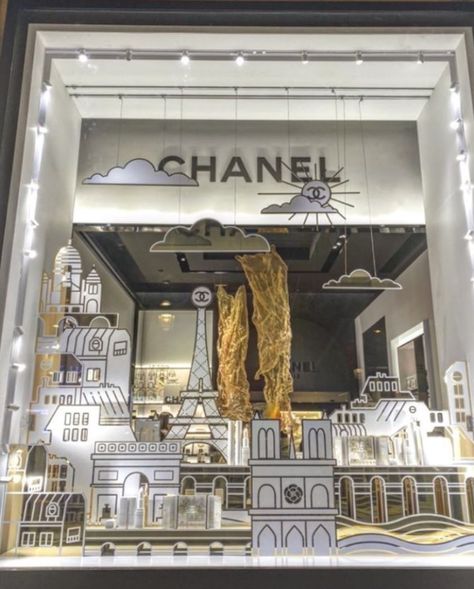 CHANEL BEAUTY, Avenue des Champs-Élysées, Paris, France, “Simplicity is the keynote of all true elegance”, (Coco Chanel), photo by Ramses Maximo, pinned by Ton van der Veer Paris Window Display, Chanel Window Display, Paris Mall, Chanel Photo, Hotel Disney, Simplicity Is The Keynote, Fashion Window Display, Luxury Windows, Window Display Retail