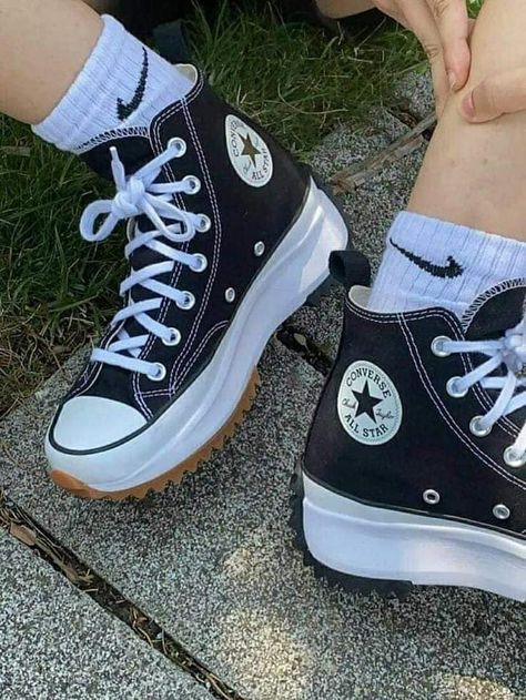 Converse Shoe Reference, Converse Run Star Hike Aesthetic, Star Hike Converse, Converse Run Star Hike Outfit, Hike Converse, Run Star Hike Converse, Converse Platforms, Cute Converse Shoes, Converse Fashion