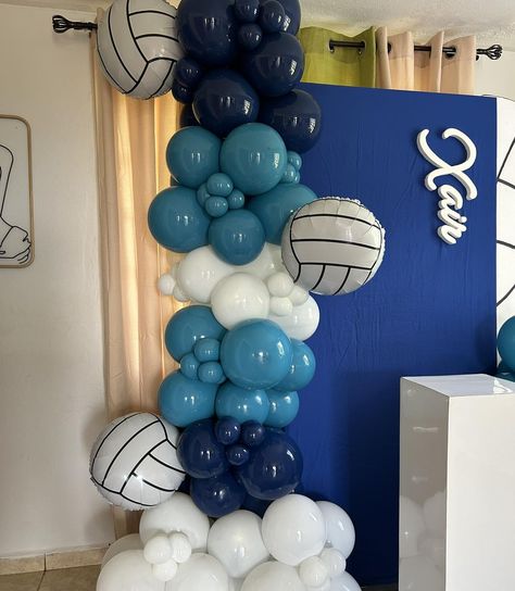 Volleyball 🤩 Celebrando los 13 años de Felixxair ✨ #balloons #volleyball #decoration #art #globo #balloondecor #balloonstylist #pinkydinkyballoons Volleyball Balloon Columns, Volleyball Birthday, Balloon Columns, Birthday Backdrop, Volleyball, Balloons, Birthday, Quick Saves, Art