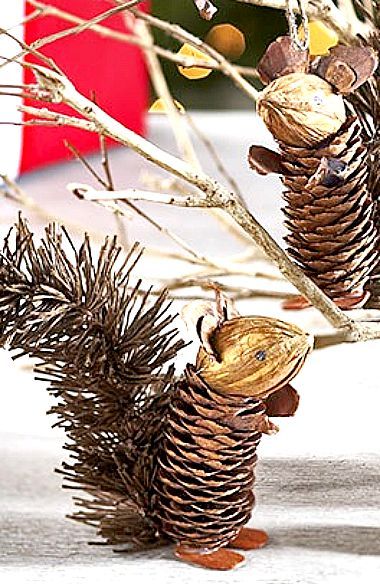 Pine Cone Squirrels ❊ Pine Cone Squirrel Craft, Pinecone Squirrel, Pinecone Owls, Christmas Fairy Garden, Wood Log Crafts, Pinecone Crafts Kids, Diy Floral Wreath, Pinecone Crafts, Pine Cone Art