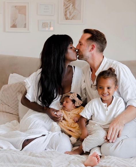 Interracial Family Photos, Being Your Best Self, Interracial Couples Bwwm, Couple With Baby, Mixed Families, Interracial Family, Black Woman White Man, Swirl Couples, Bwwm Couples