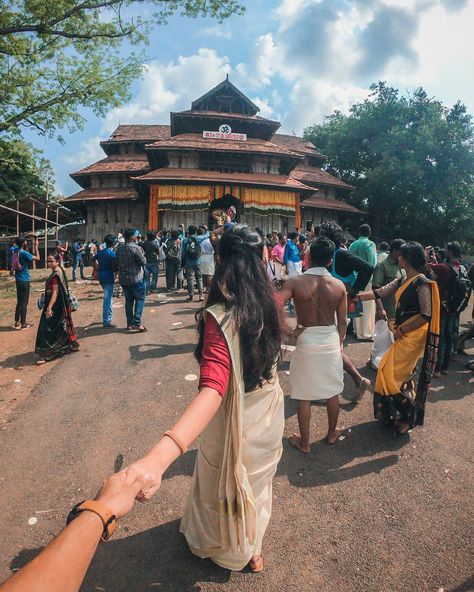 Temple Photography, Instagram Couples, Muslim Couple Photography, Saree Poses, Cute Couples Photography, Friend Poses Photography, Couple Picture Poses, Stylish Photo Pose, Cute Couple Poses