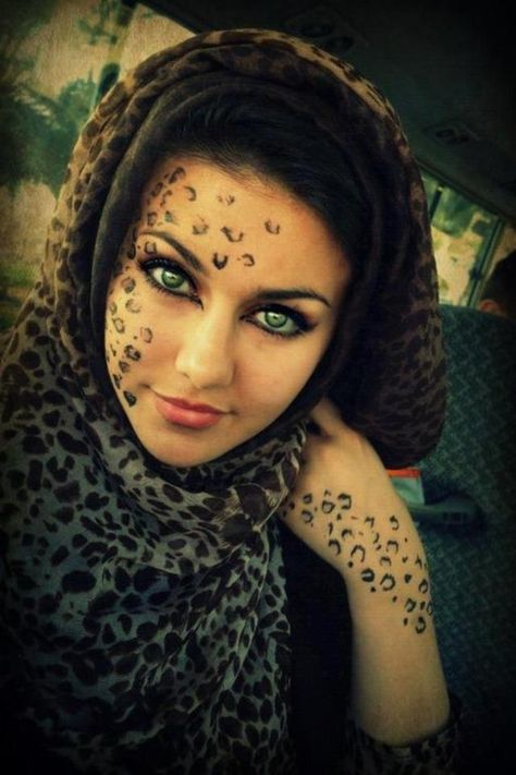 arab eyes :0 Arabic Make-up, Arabic Makeup, Make Up Ideas, Arabian Beauty, We Are The World, Best Color, Fantasy Makeup, Costume Makeup, Face Art