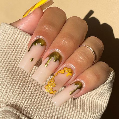 Zara (‼️JUNE FULLY BOOKED‼️) on Instagram: “🍯✨Swipe to see my semi permanent tattoo from @not_a_tattoo 🐝 I’ve got an application reel coming out soon so keep an eye out for that! 💛…” Nails Yellow, Royal Beauty, Fully Booked, Semi Permanent Tattoo, Beauty School, Permanent Tattoo, Yellow Nails, Pretty Acrylic Nails, Semi Permanent