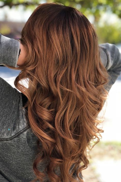 20 Cinnamon Hair Colour Shades To Spice Up Your Style Cinnamon Blonde Hair, Cool Tone Hair Color Ideas, Cinnamon Blonde, Butterscotch Hair Color, Cinnamon Brown Hair Color, Hair Colour Shades, Cinnamon Hair Color, Cool Tone Hair Colors, Butterscotch Hair