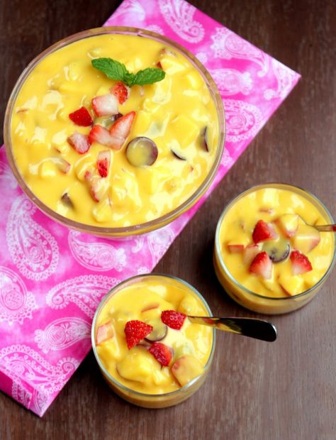 4 Ingredients Fruit Salad with Mango Pulp #dessert #fruits #mango #fruitsalad #holidays #christmas #recipes Papad Recipe, Salad With Mango, Pulp Recipe, Recipe Mango, Dried Mango, Mango Pulp, 4 Ingredient Recipes, Resep Salad, Condensed Milk Recipes