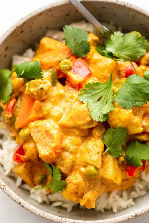 Vegetable Korma Recipe - Choosing Chia Vegetable Korma Recipe, Vegetarian Korma, Korma Sauce, Vegetable Korma, Homemade Cashew Milk, Korma Recipe, Produce Recipes, Vegetarian Entrees, Curry Dishes