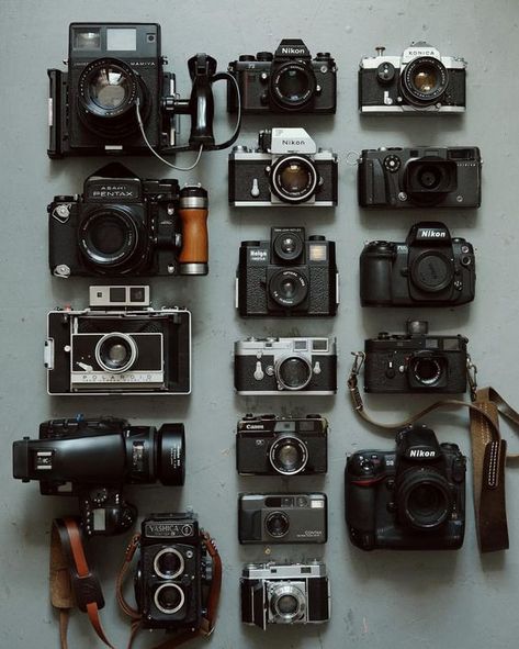 Louxo's Enjoyables Fotocamere Vintage, Film Camera Photography, Vintage Film Camera, Old Cameras, Classic Camera, Escape Reality, Mia 3, Old Camera, Photography Gear