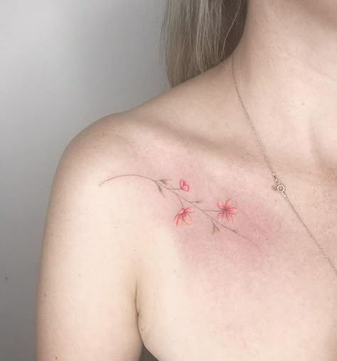 Small Colour Flower Tattoo, Vintage Flower Tattoo, Ma Tattoo, Cuff Tattoo, Dandelion Tattoo, Anklet Tattoos, Flower Letter, Shoulder Tattoos For Women, Collar Bone Tattoo