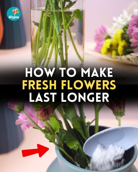 Are you wondering how you can keep your fresh-cut flowers last longer? Check out these three simple tricks! Homemade Plant Food, Flowers Last Longer, Long Flowers, Diy Gardening, Fresh Cut Flowers, Buy Flowers, Water Flowers, Fresh Cut, Plant Food