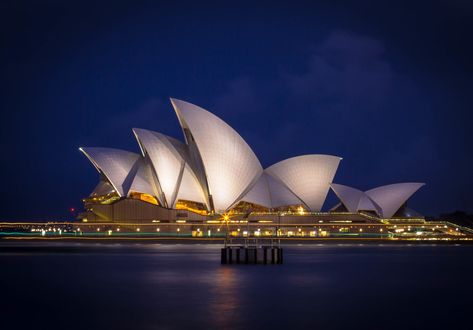 Thanks to @photoholgic for making this photo available freely on @unsplash 🎁 Winter Packing List, Visit Australia, Great Wall Of China, Famous Landmarks, Cool Countries, Great Barrier Reef, Sydney Australia, New South Wales, World Heritage Sites