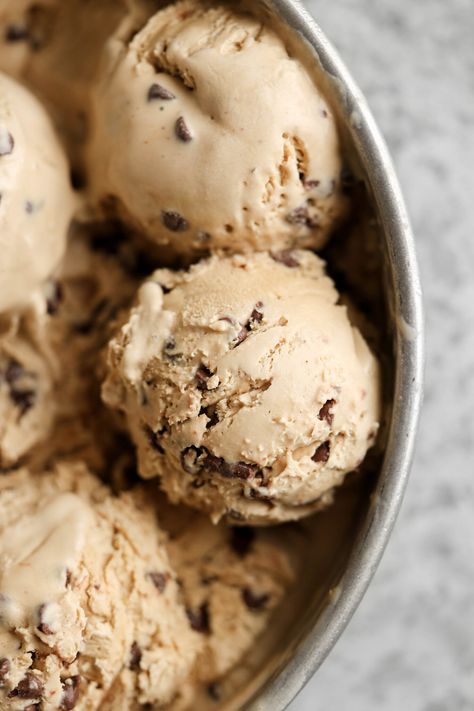 Sturbridge Bakery, Ice Cream No Churn, Coffee Ice Cream Recipe, Ice Cream Photography, Healthy Italian, Italian Dessert, Homemade Ice Cream Recipes, Chocolate Chip Ice Cream, Coffee Ice