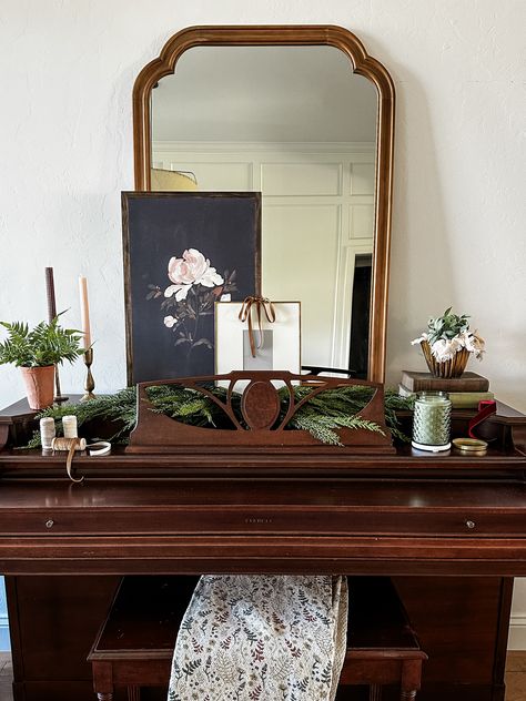 Revitalize Your Entryway with these Transformative Piano Decor Ideas You'll Love! Explore ways to repurpose an antique piano as a bold statement piece in your entryway. Unleash creativity and style to welcome your guests with a blend of music and décor. This Pin is your gateway to a home full of harmony and charm. Piano Decor Ideas, Piano Entryway, Antique Piano, Piano Decor, Fringe Throw, Fall Bedding, Bedroom Redo, Layout Inspiration, Repurpose