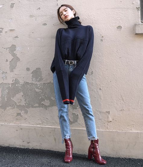 Burgundy Boots Ankle, Turtleneck Sweaters, Korean Fashion Trends, Womens Turtleneck, Winter Mode, 가을 패션, High Standards, Mode Inspiration, Street Styles