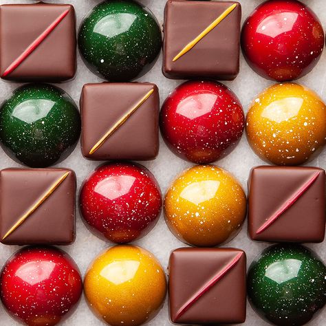 Bonbon Chocolate Recipe, Christmas Chocolate Bonbons, Bonbon Chocolate Design, Chocolate Bon Bons Recipe, Bonbon Recipe, Christmas Bonbons, Bonbons Chocolate, Bonbons Recipe, Bonbon Chocolate