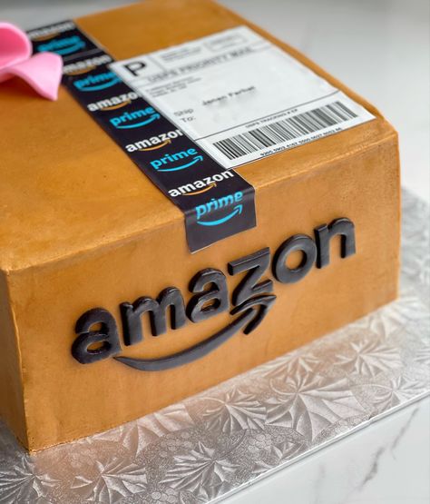 Kickin Chicken Recipe, Amazon Cake, Cakes Design, Amazon Box, Truck Birthday, Trucks Birthday Party, Room Transformation, Garbage Truck, Box Cake