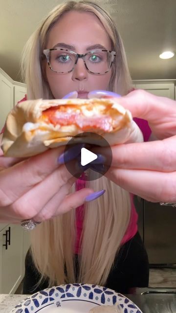 Keto Pizza On Low Carb Wrap, Tortilla Wrap Recipes, Golden Pizza, Keto Wraps, Pizza Craving, Low Carb Pizza Recipes, Pizza Wraps, Healthy Low Carb Snacks, Low Carb Wraps