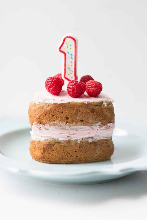 Blackberry Smash Cake, Healthy Pumpkin Smash Cake, Raspberry Smash Cake, Healthier Smash Cake Recipe, Cake That Looks Like Pie, One Year Old Cake Ideas, Healthy Smash Cake 1st Birthdays, Easy First Birthday Cake, Diy First Birthday Cake