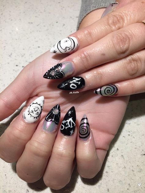 Ouija Nail Art, Oujia Board Nails, Nails Black Accent, Ouji Board Nails, Pretty Nails Black, Black Nails Chrome, Ouija Board Nails, Ouija Nails, Nails Accent Nail