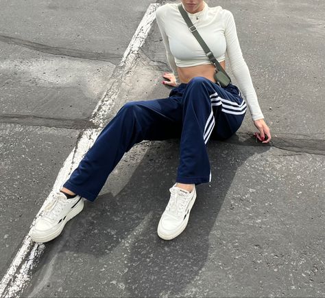 Reebok Aesthetic Outfit, Club C Double Reebok Outfit, Reebok Club C Double Outfit, Club C Double Reebok, Reebok Aesthetic, Sporty Girl Aesthetic, Summer 2022 Aesthetic, Reebok Outfit, Adidas Aesthetic