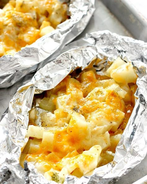 Potato Foil Packets, Tin Foil Dinners, Foil Packet Potatoes, Foil Packet Dinners, Foil Pack Meals, Foil Packs, Foil Dinners, Foil Packet Meals, Cheesy Potato