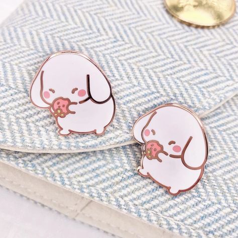 Cat Nail Designs, Kawaii Pins, Strawberry Bunny, Bunny Jewelry, Kawaii Strawberry, Kawaii Christmas, Backpack Pins, Kawaii Bunny, Bunny Lovers